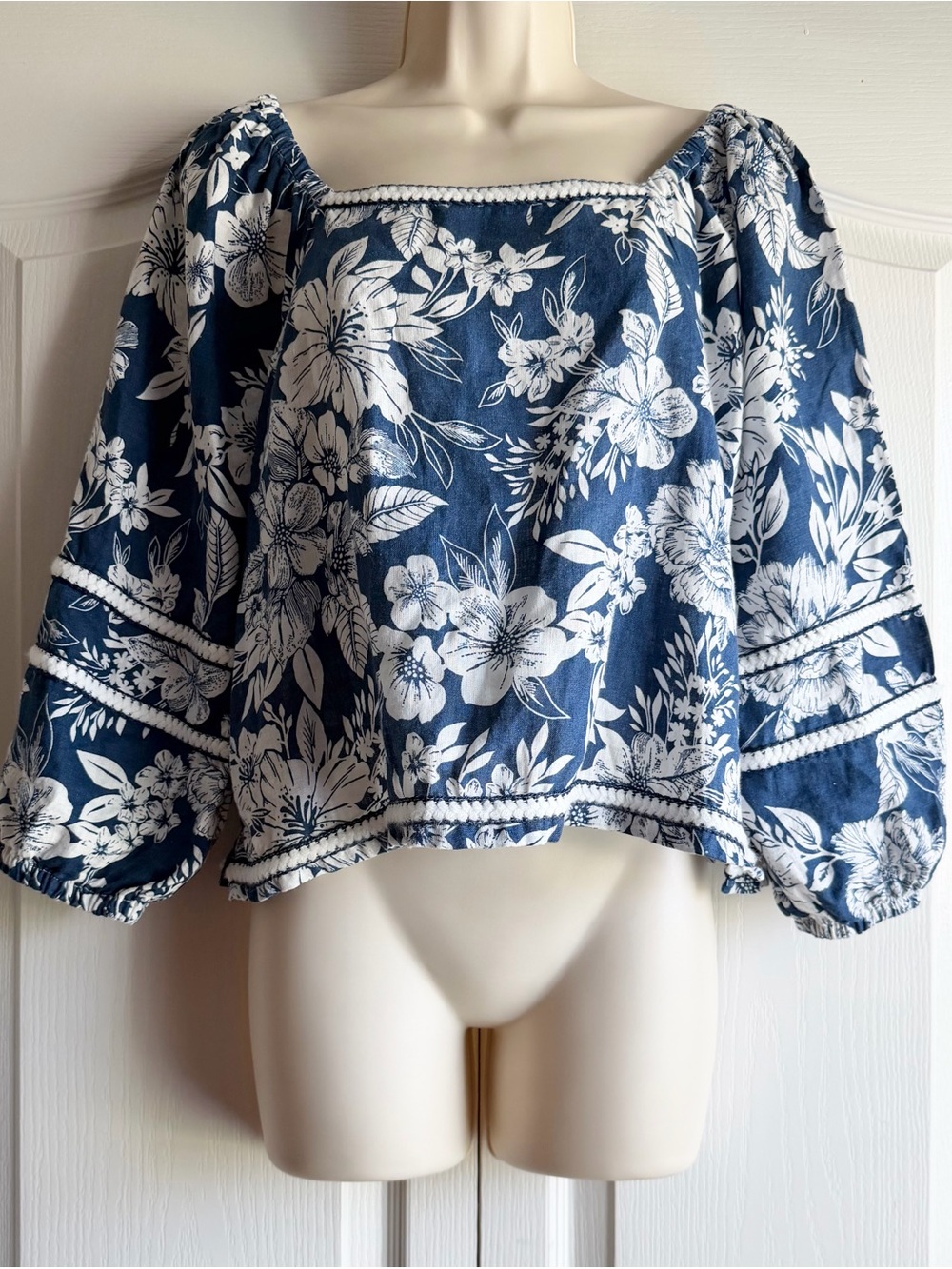 C&C California Floral Linen Top - Picture 2 of 7